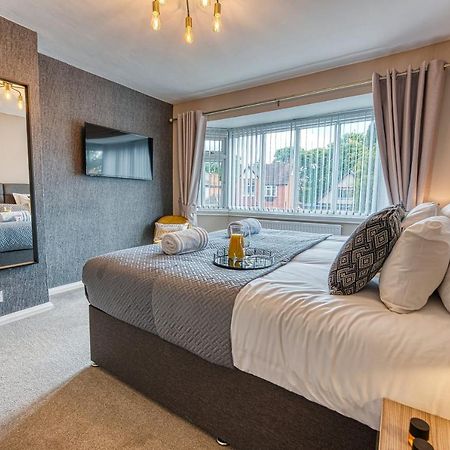 Elegant 5 Bed House - Sleeps 9, Central Solihull, Nec, Jlr, Hs2, Resorts World, Airport Business And Leisure Stays, Bagian luar foto