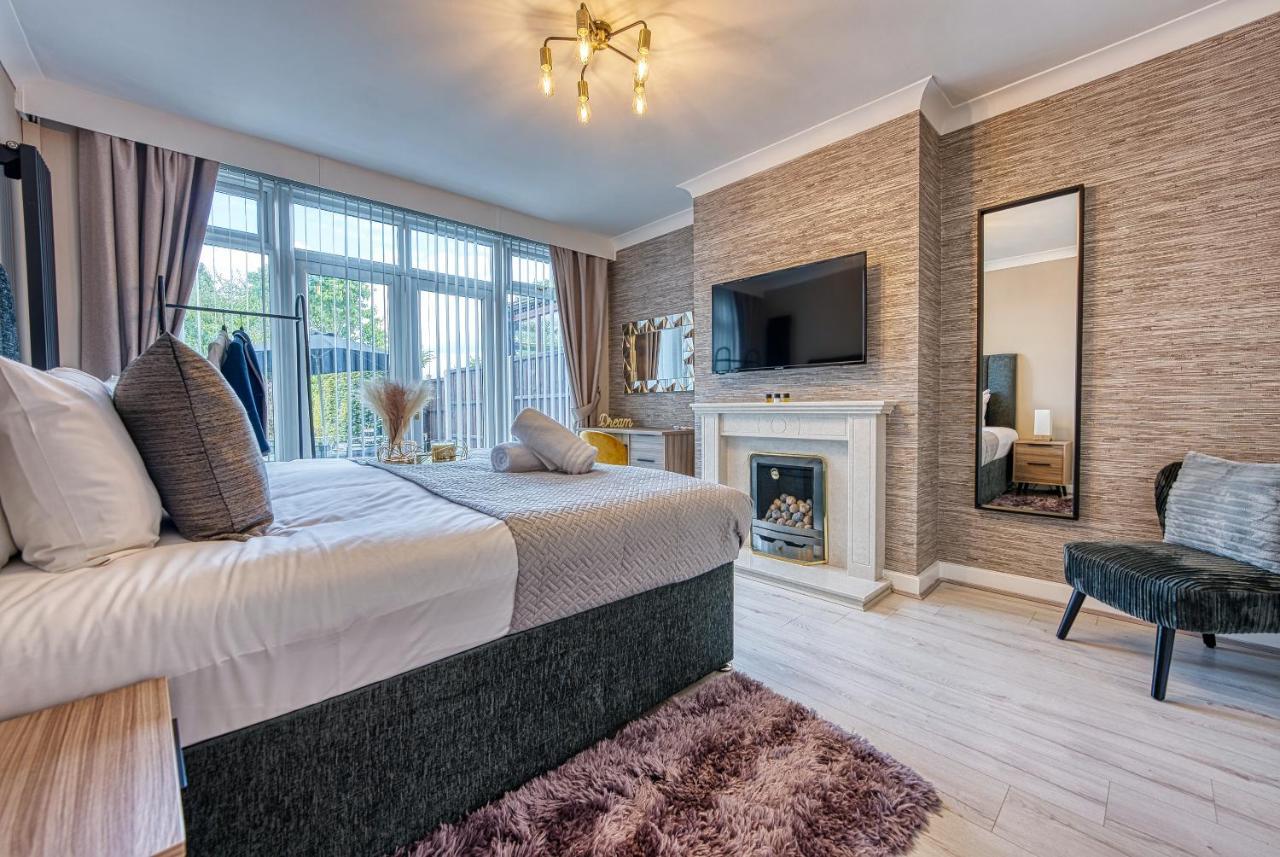 Elegant 5 Bed House - Sleeps 9, Central Solihull, Nec, Jlr, Hs2, Resorts World, Airport Business And Leisure Stays, Bagian luar foto