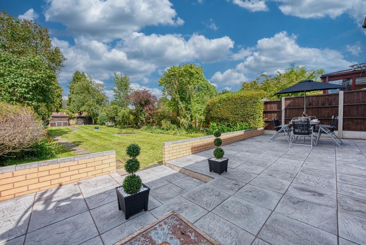 Elegant 5 Bed House - Sleeps 9, Central Solihull, Nec, Jlr, Hs2, Resorts World, Airport Business And Leisure Stays, Bagian luar foto