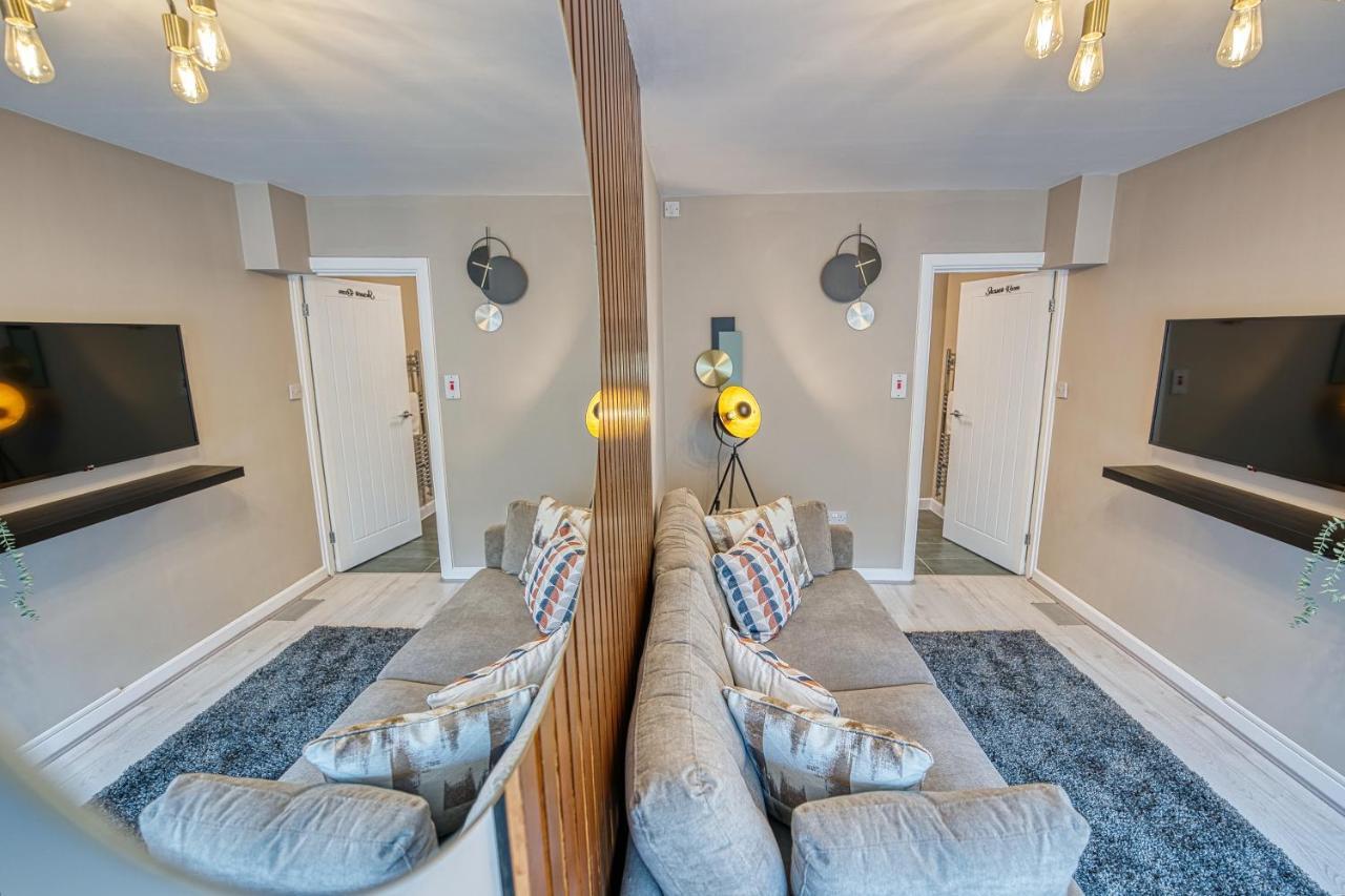 Elegant 5 Bed House - Sleeps 9, Central Solihull, Nec, Jlr, Hs2, Resorts World, Airport Business And Leisure Stays, Bagian luar foto