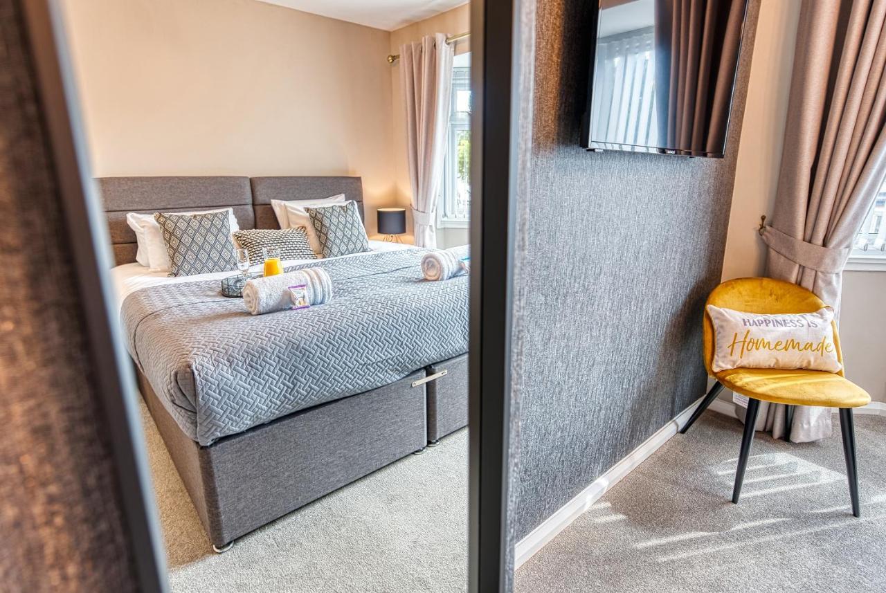 Elegant 5 Bed House - Sleeps 9, Central Solihull, Nec, Jlr, Hs2, Resorts World, Airport Business And Leisure Stays, Bagian luar foto