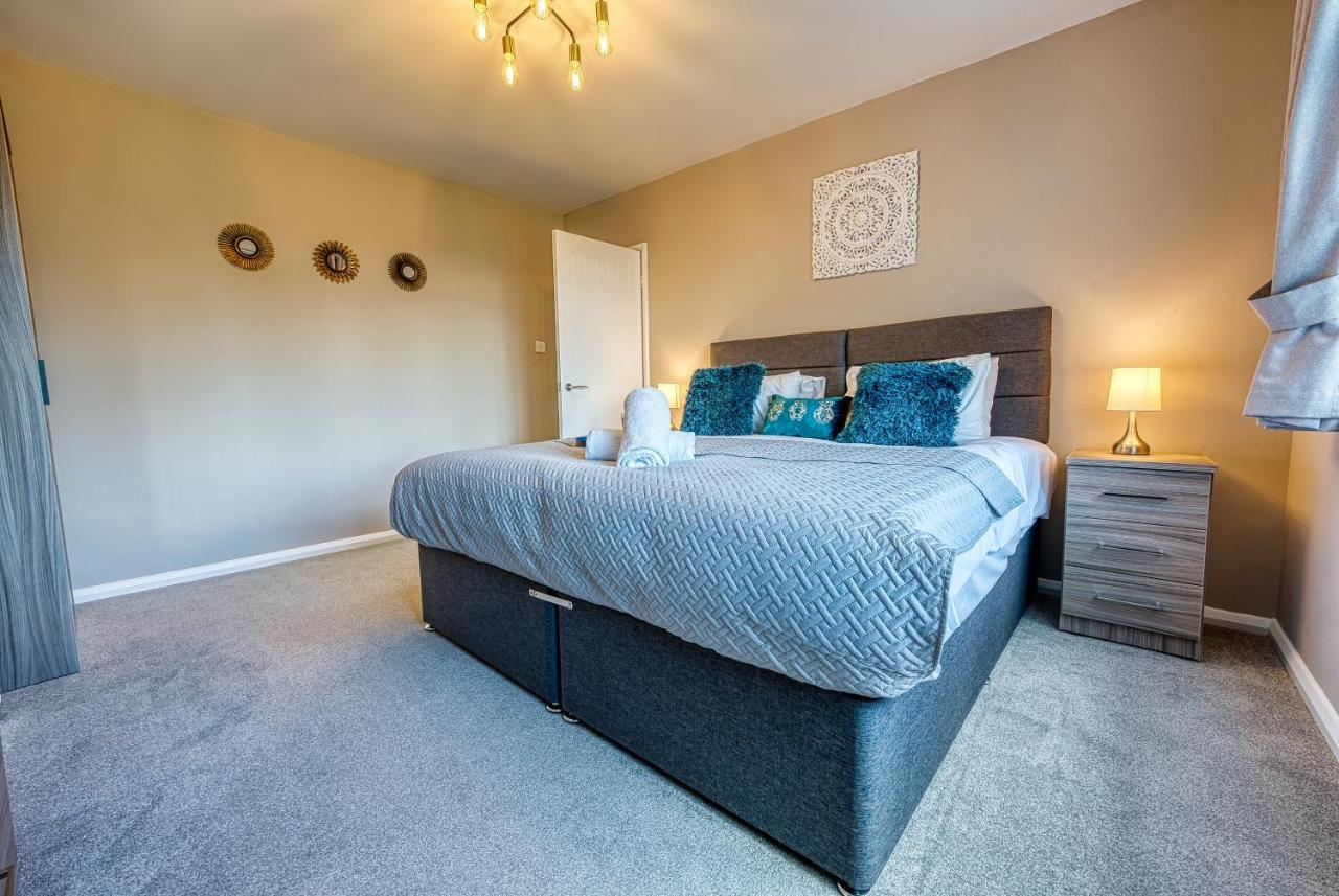 Elegant 5 Bed House - Sleeps 9, Central Solihull, Nec, Jlr, Hs2, Resorts World, Airport Business And Leisure Stays, Bagian luar foto